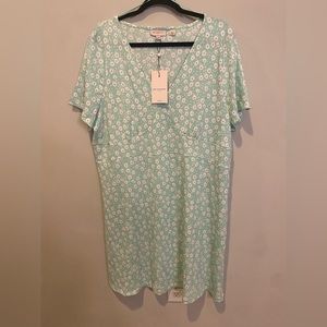 2X. ONLY/ASOS. V neck, tea length dress.